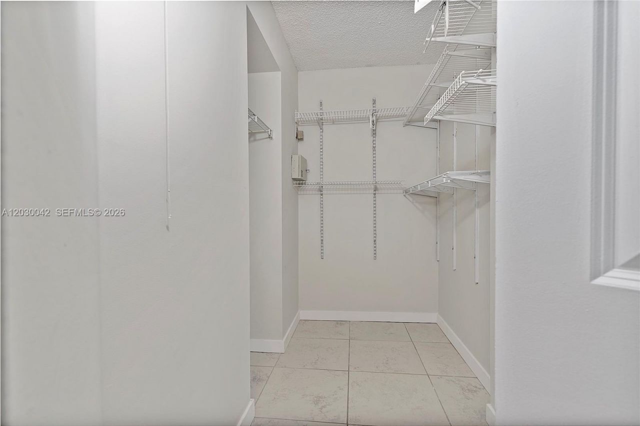 8631 NW 4th Ter, Unit 1001, Miami, FL 33126 Photo