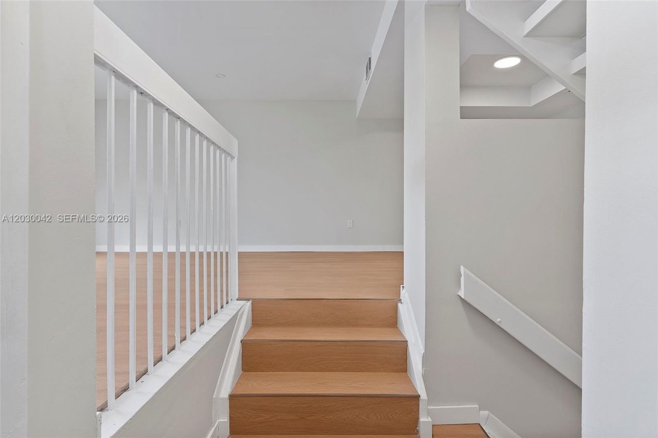 8631 NW 4th Ter, Unit 1001, Miami, FL 33126 Photo