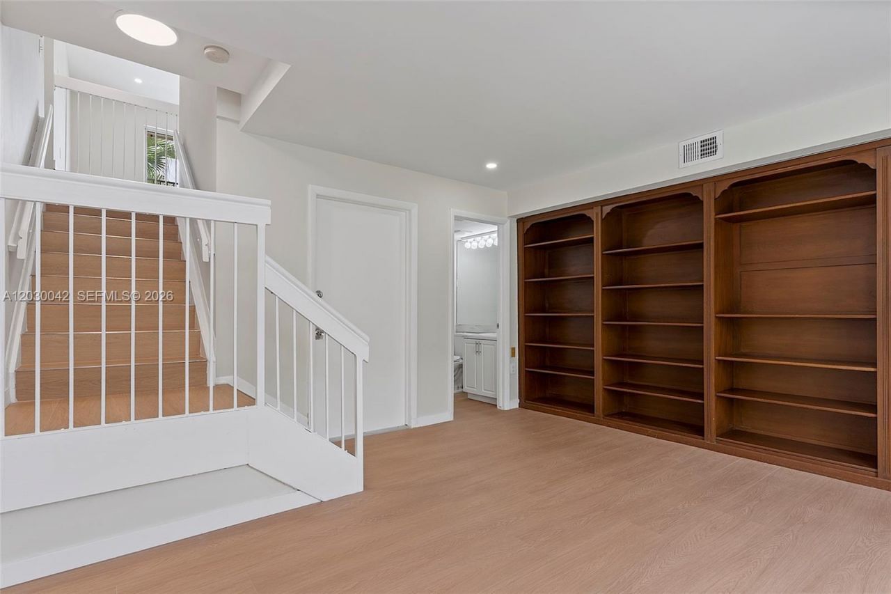 8631 NW 4th Ter, Unit 1001, Miami, FL 33126 Photo