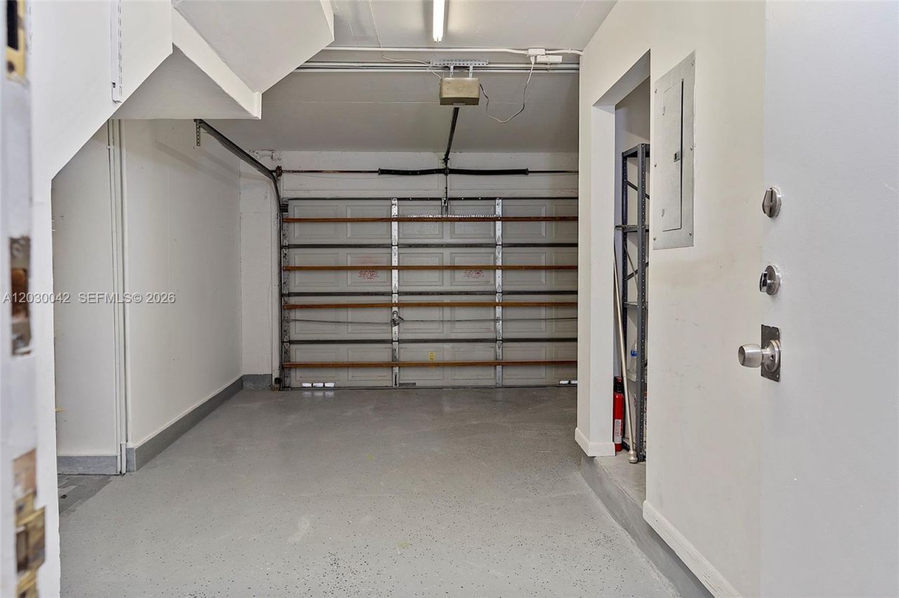 8631 NW 4th Ter, Unit 1001, Miami, FL 33126 Photo