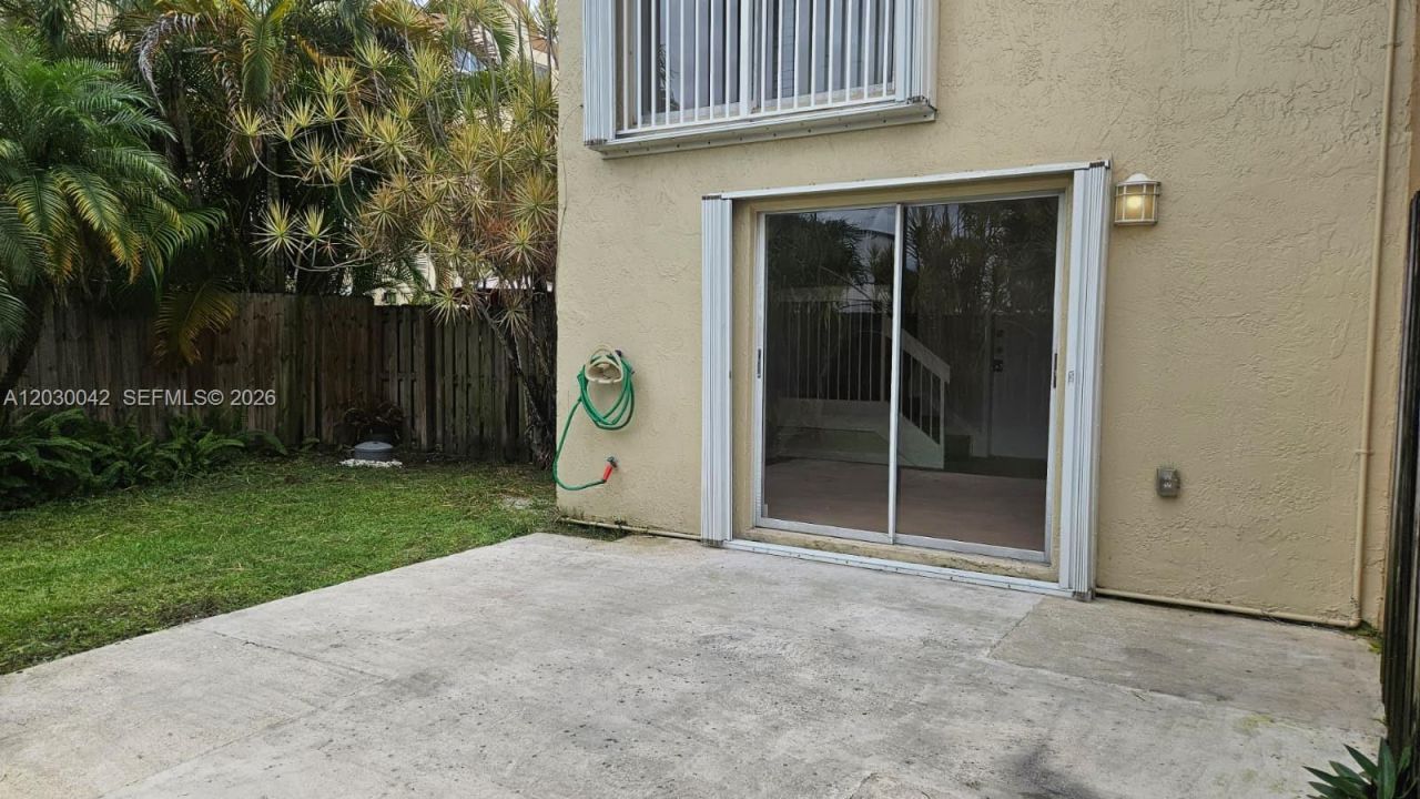 8631 NW 4th Ter, Unit 1001, Miami, FL 33126 Photo