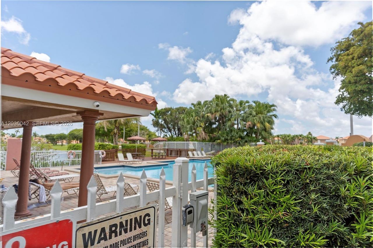 8631 NW 4th Ter, Unit 1001, Miami, FL 33126 Photo
