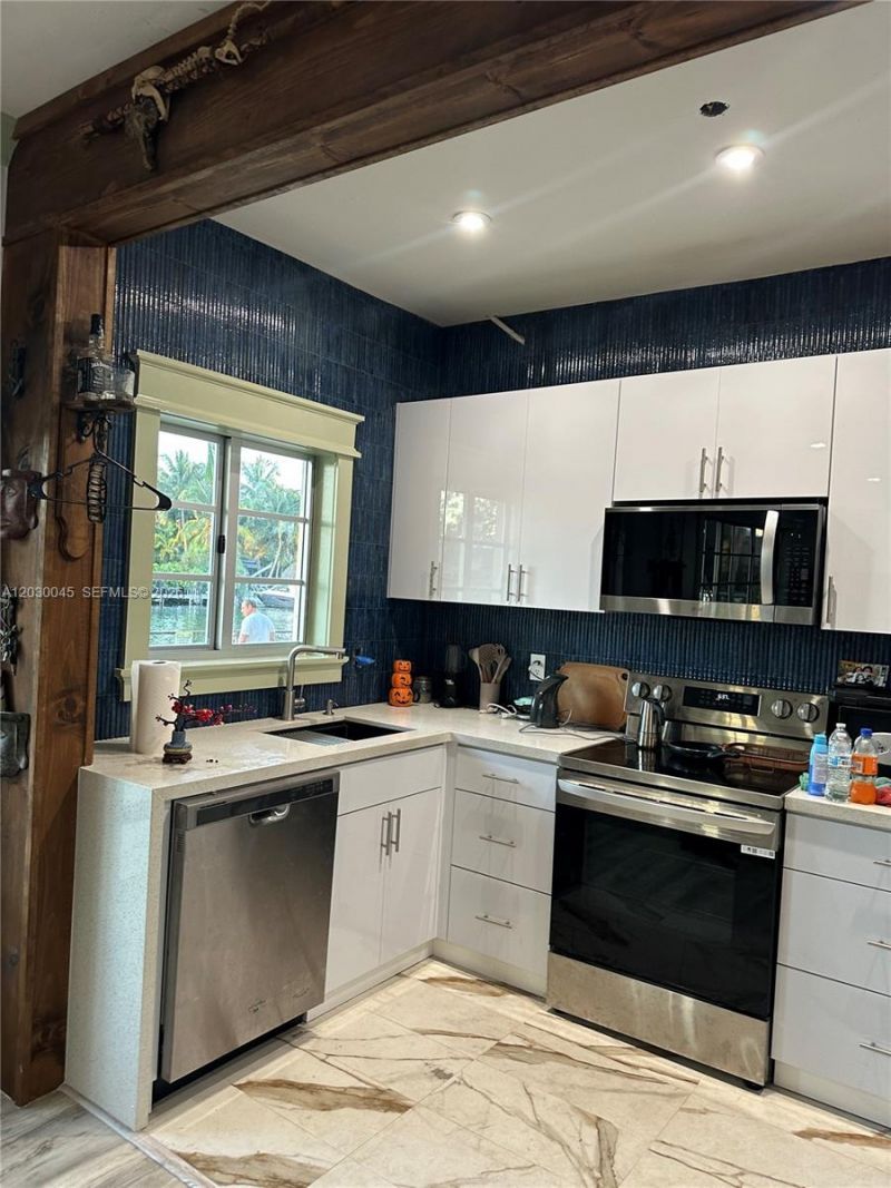 2137 Calais Dr , Unit 5, Miami Beach, FL 33141 Photo
