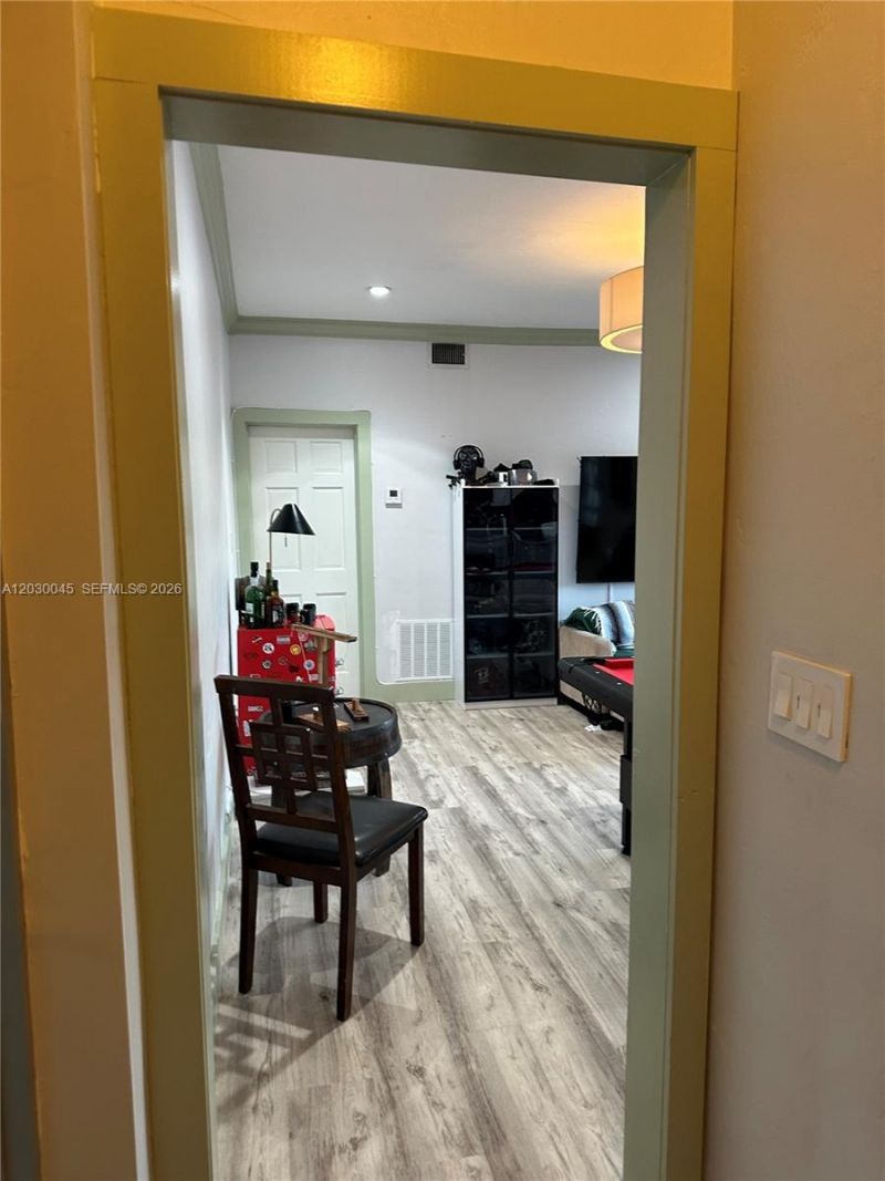 2137 Calais Dr , Unit 5, Miami Beach, FL 33141 Photo