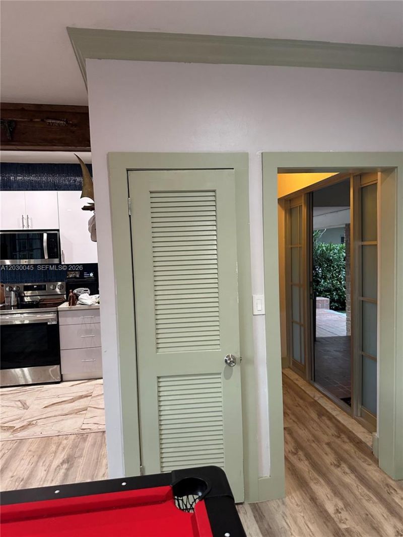 2137 Calais Dr , Unit 5, Miami Beach, FL 33141 Photo