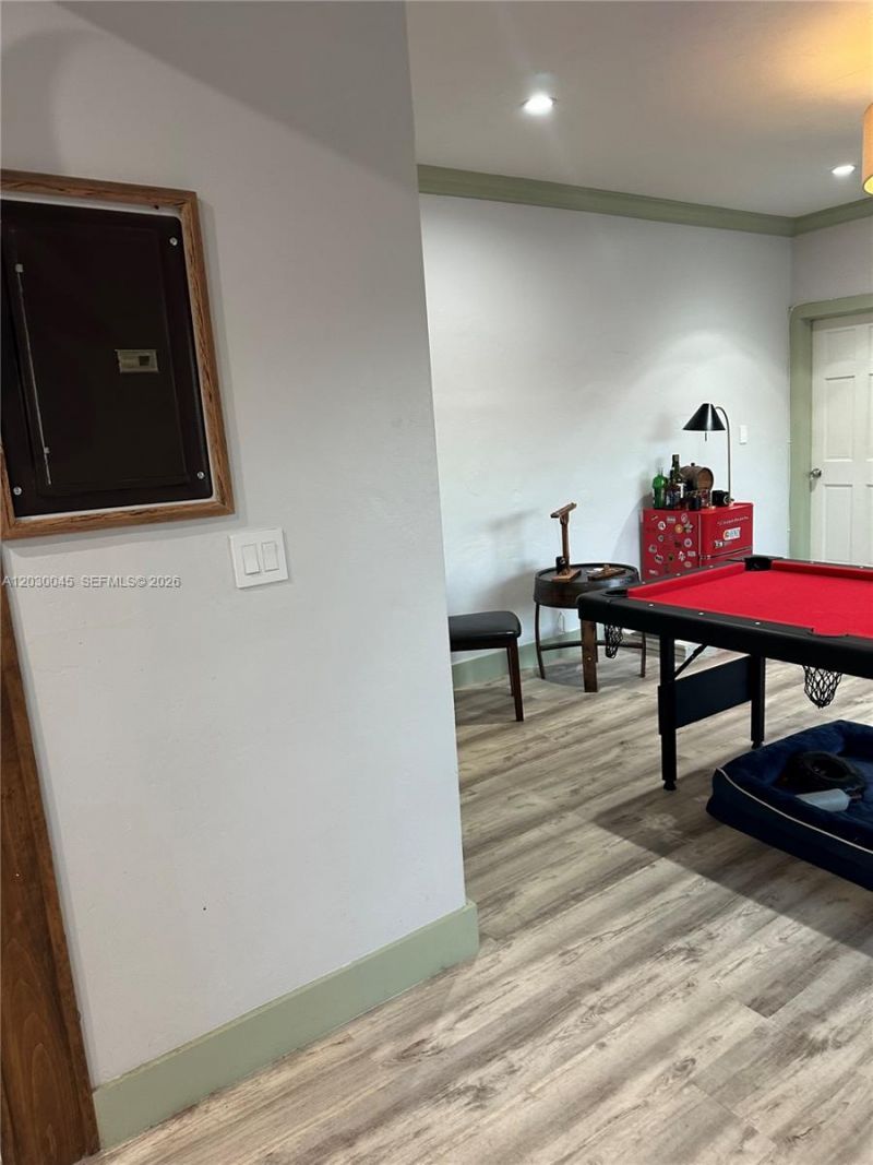 2137 Calais Dr , Unit 5, Miami Beach, FL 33141 Photo