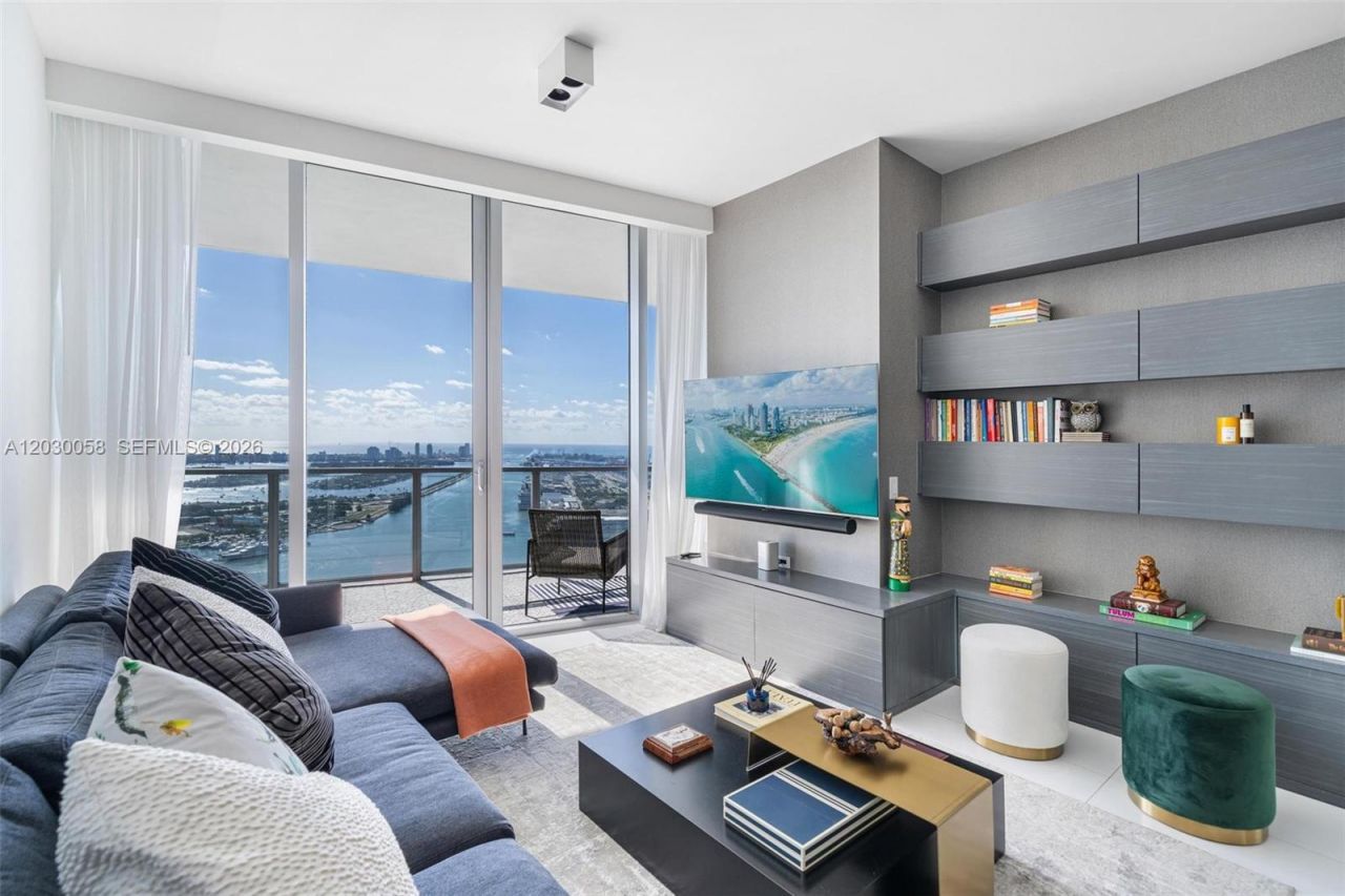 1100 Biscayne Blvd , Unit 5203, Miami, FL 33132 Photo