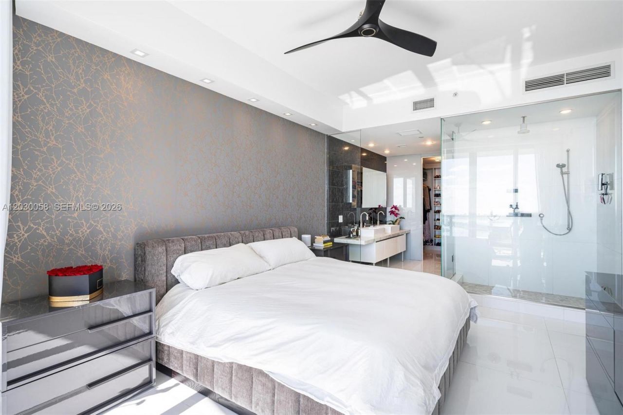1100 Biscayne Blvd , Unit 5203, Miami, FL 33132 Photo