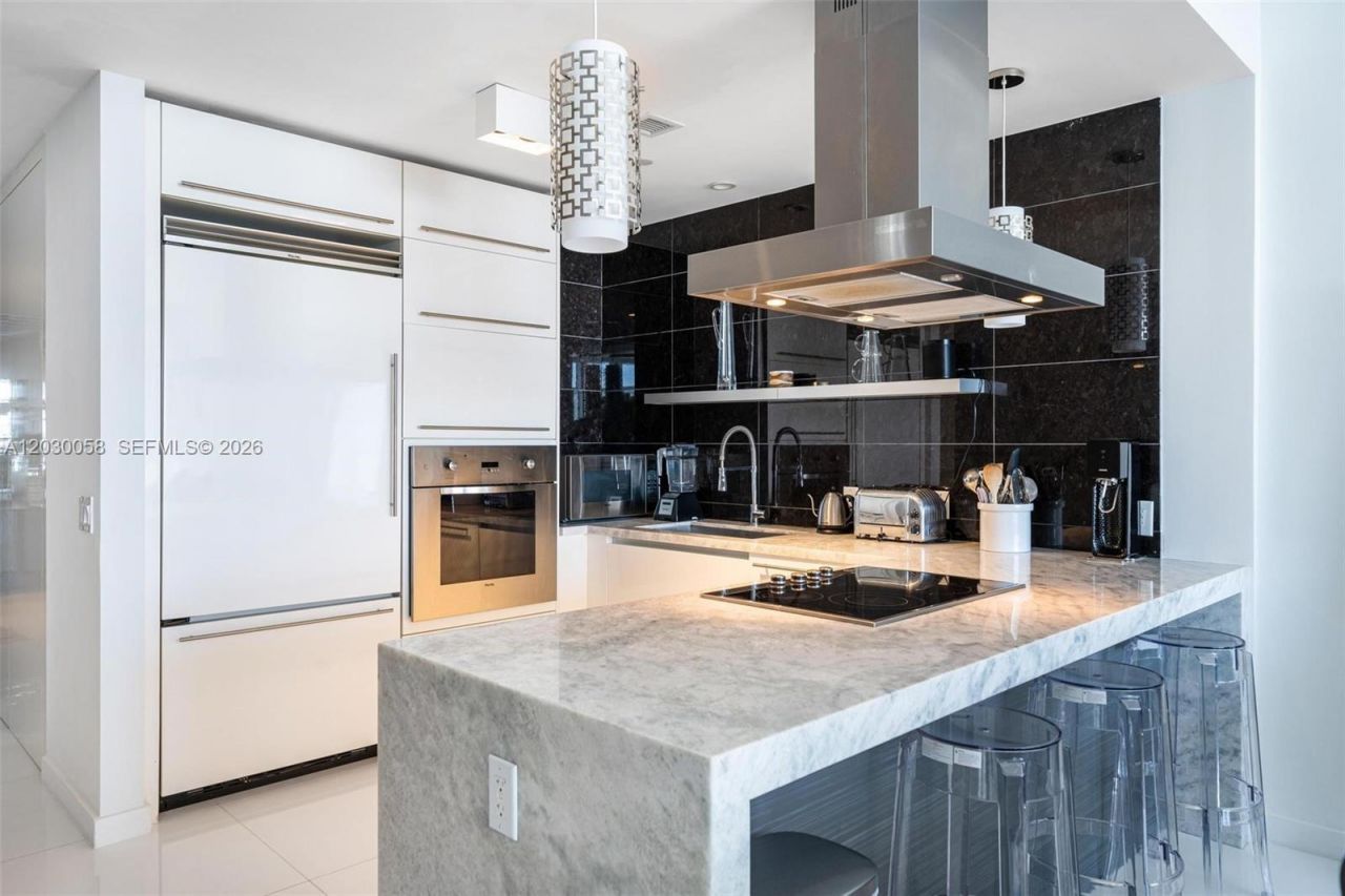 1100 Biscayne Blvd , Unit 5203, Miami, FL 33132 Photo