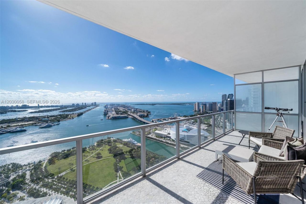 1100 Biscayne Blvd , Unit 5203, Miami, FL 33132 Photo