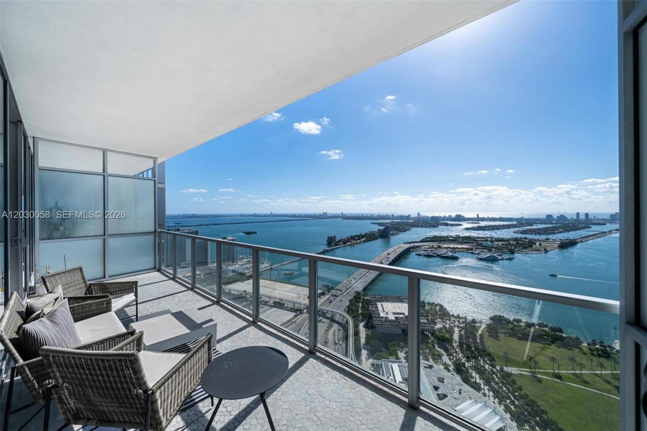 1100 Biscayne Blvd , Unit 5203, Miami, FL 33132 Photo