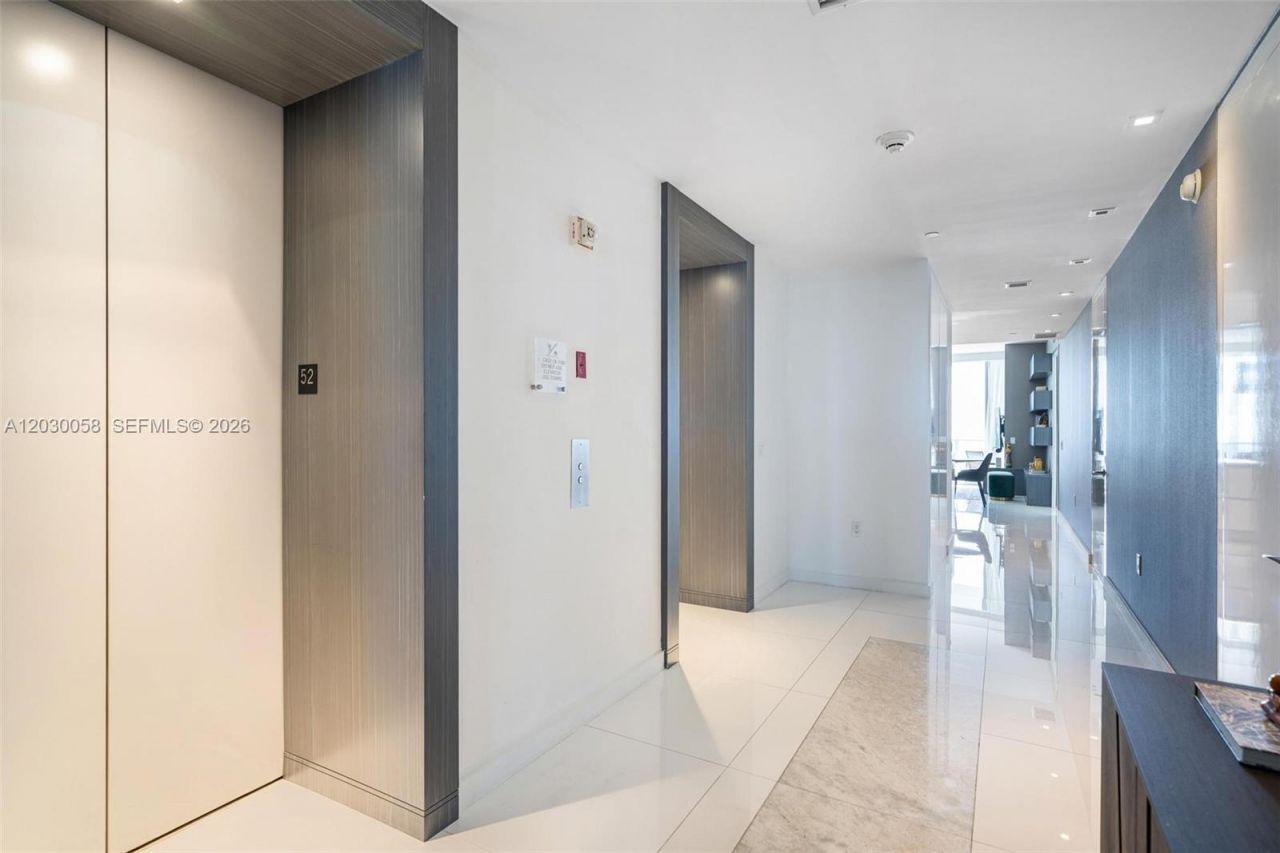 1100 Biscayne Blvd , Unit 5203, Miami, FL 33132 Photo