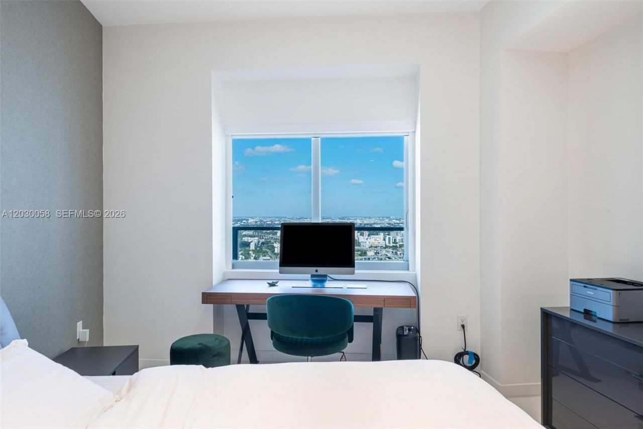 1100 Biscayne Blvd , Unit 5203, Miami, FL 33132 Photo