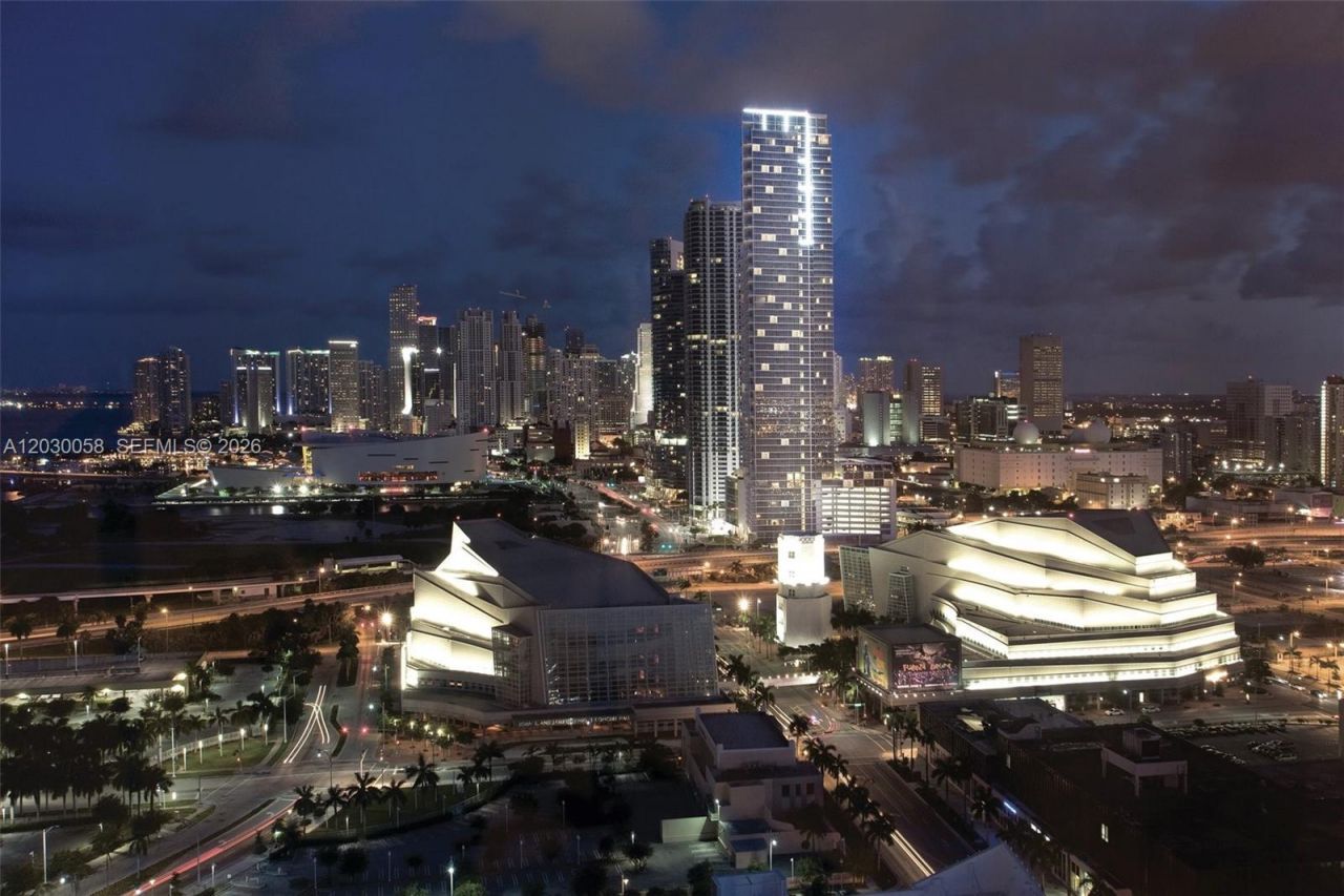 1100 Biscayne Blvd , Unit 5203, Miami, FL 33132 Photo