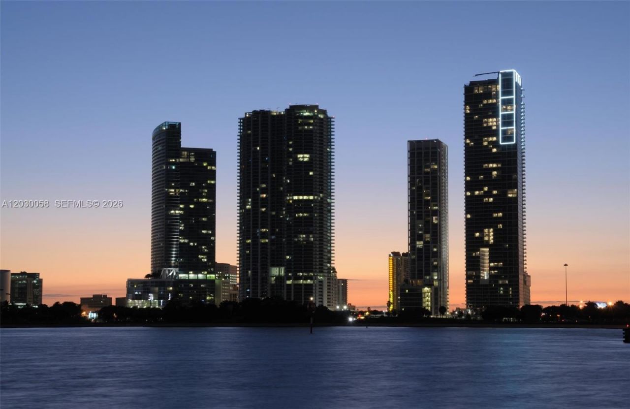 1100 Biscayne Blvd , Unit 5203, Miami, FL 33132 Photo