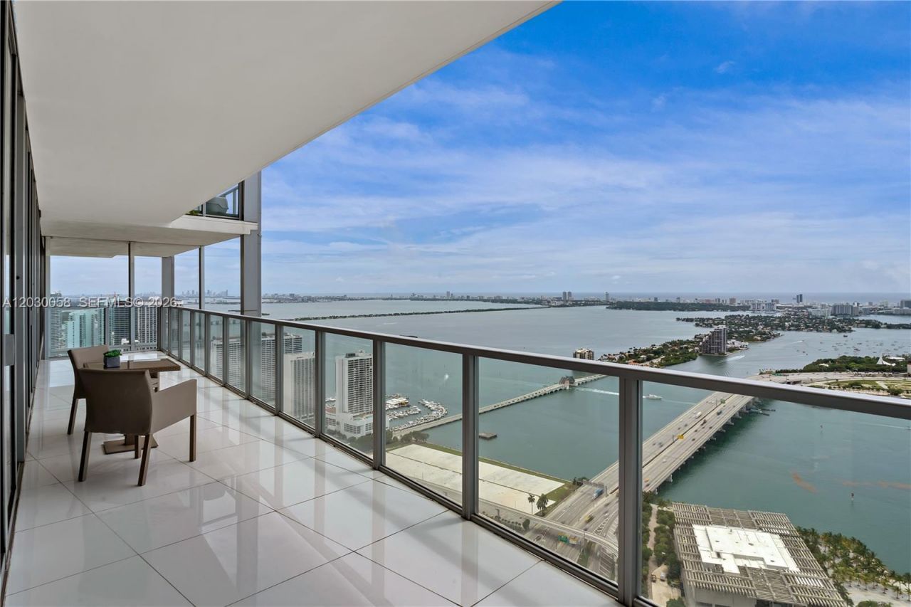 1100 Biscayne Blvd , Unit 5203, Miami, FL 33132 Photo