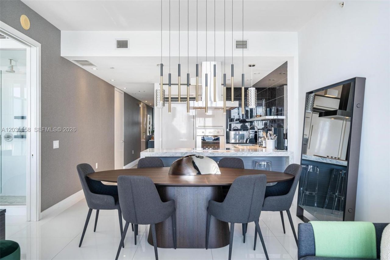 1100 Biscayne Blvd , Unit 5203, Miami, FL 33132 Photo