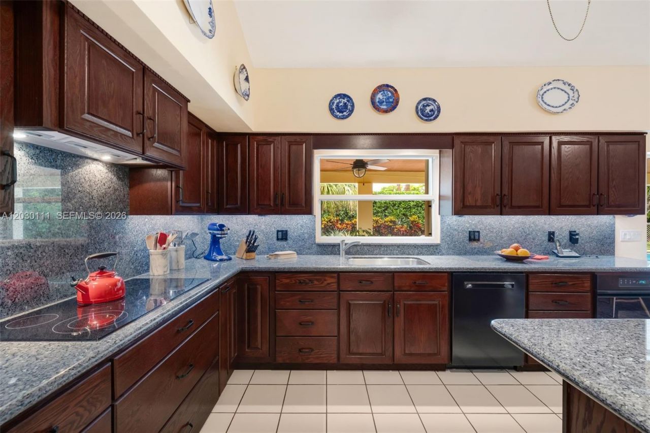 7350 SW 129th St , Pinecrest, FL 33156 Photo