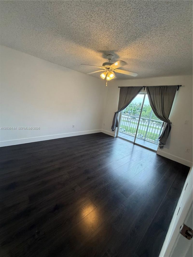 8540 SW 212th St , Unit 303, Cutler Bay, FL 33189 Photo