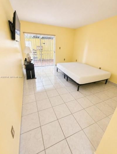 9013 SW 8th Ter , Miami, FL 33174 Photo