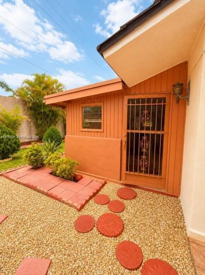 9013 SW 8th Ter , Miami, FL 33174 Photo