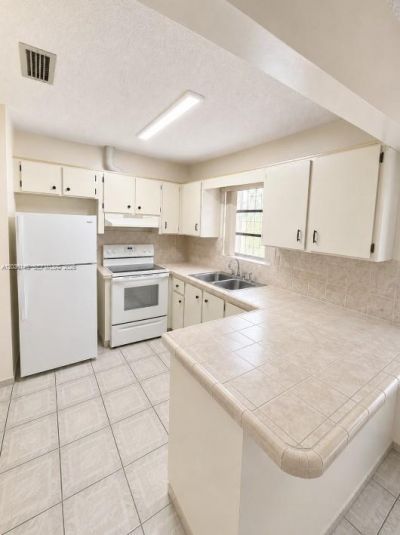 9013 SW 8th Ter , Miami, FL 33174 Photo