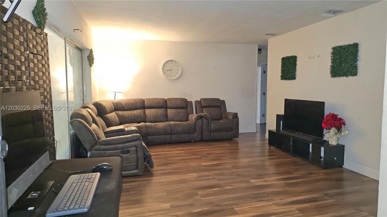 18431 NW 39th Ct , Miami Gardens, FL 33055 Photo