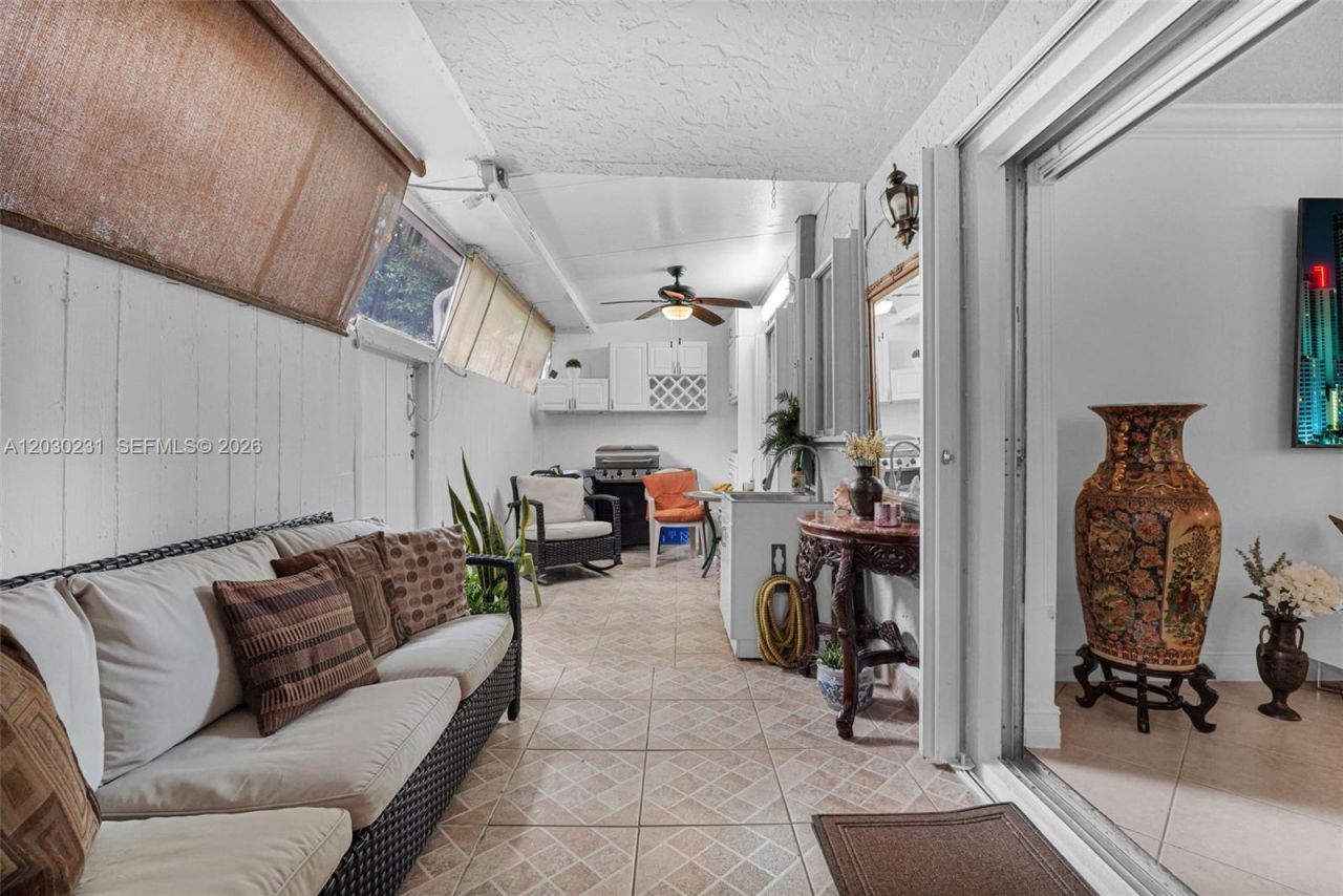 6095 W 18th Ave, Unit S107, Hialeah, FL 33012 Photo