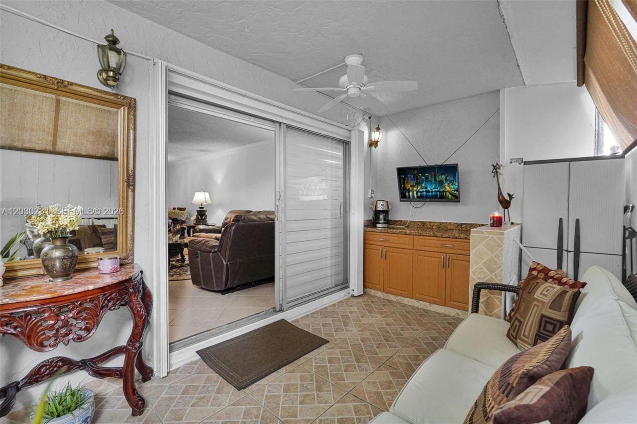 6095 W 18th Ave, Unit S107, Hialeah, FL 33012 Photo