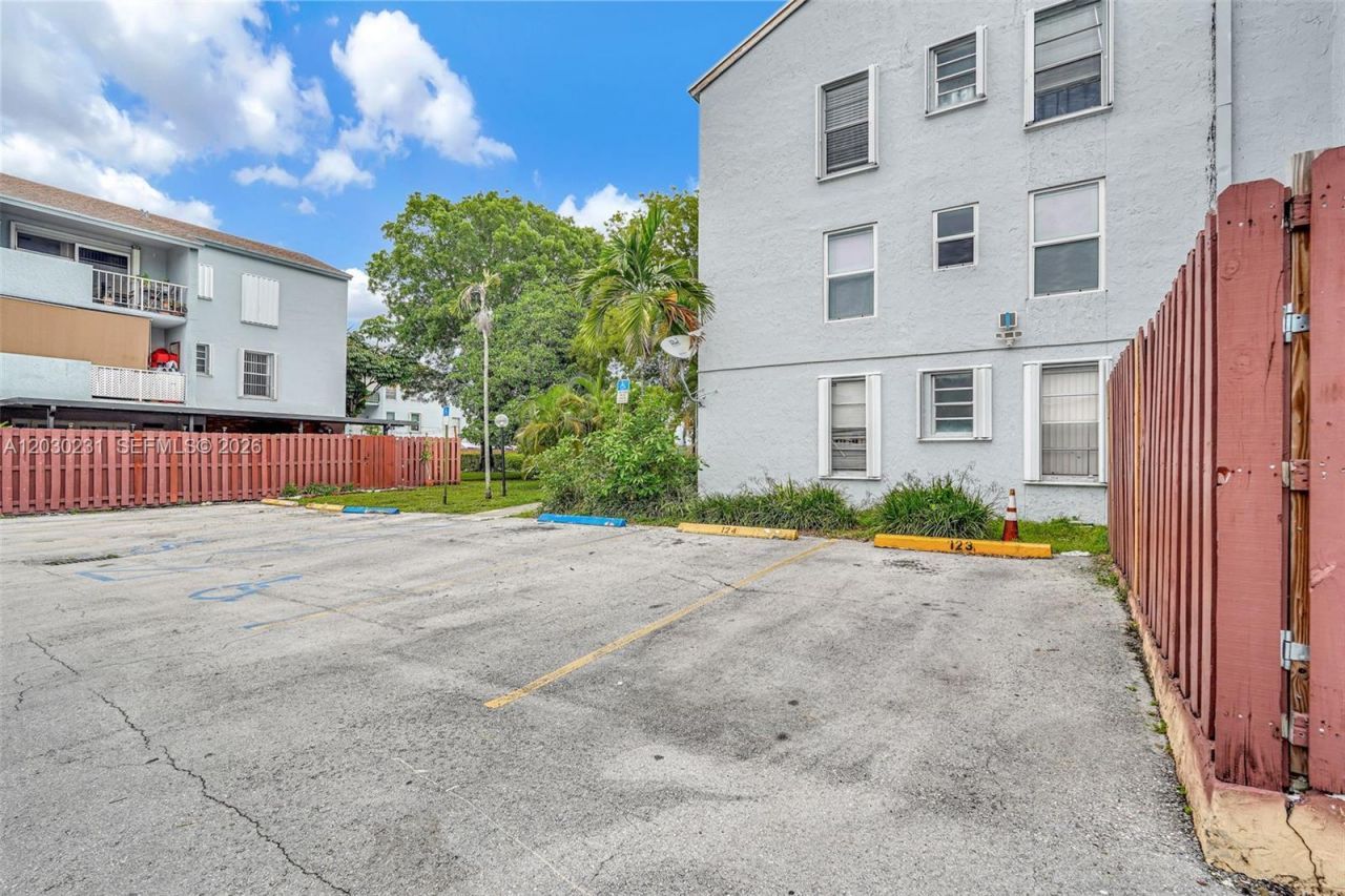6095 W 18th Ave, Unit S107, Hialeah, FL 33012 Photo