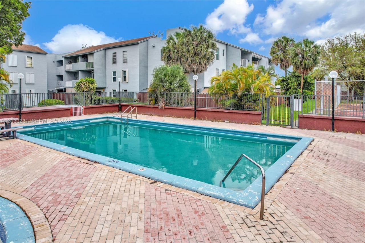 6095 W 18th Ave, Unit S107, Hialeah, FL 33012 Photo
