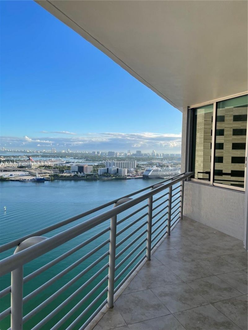335 S Biscayne Blvd , Unit 2908, Miami, FL 33131 Photo