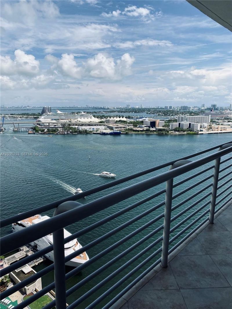 335 S Biscayne Blvd , Unit 2908, Miami, FL 33131 Photo