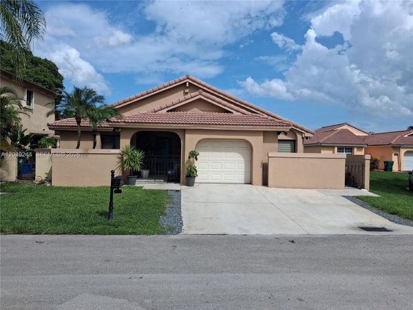 Hialeah, FL 33015