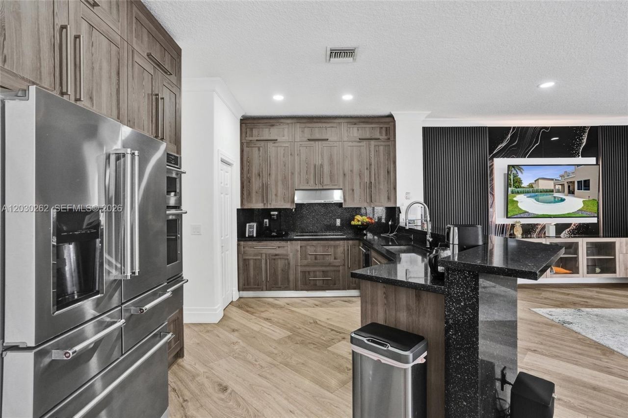 16180 SW 14th St , Pembroke Pines, FL 33027 Photo