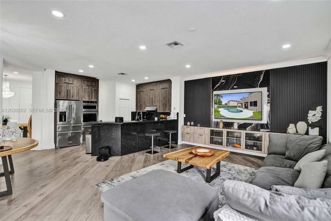16180 SW 14th St , Pembroke Pines, FL 33027 Photo
