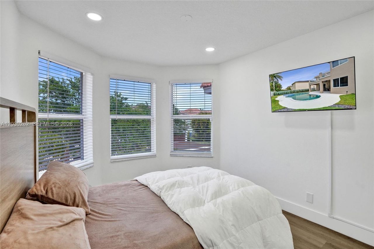 16180 SW 14th St , Pembroke Pines, FL 33027 Photo