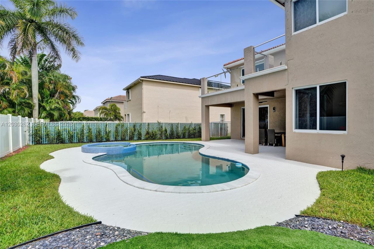 16180 SW 14th St , Pembroke Pines, FL 33027 Photo