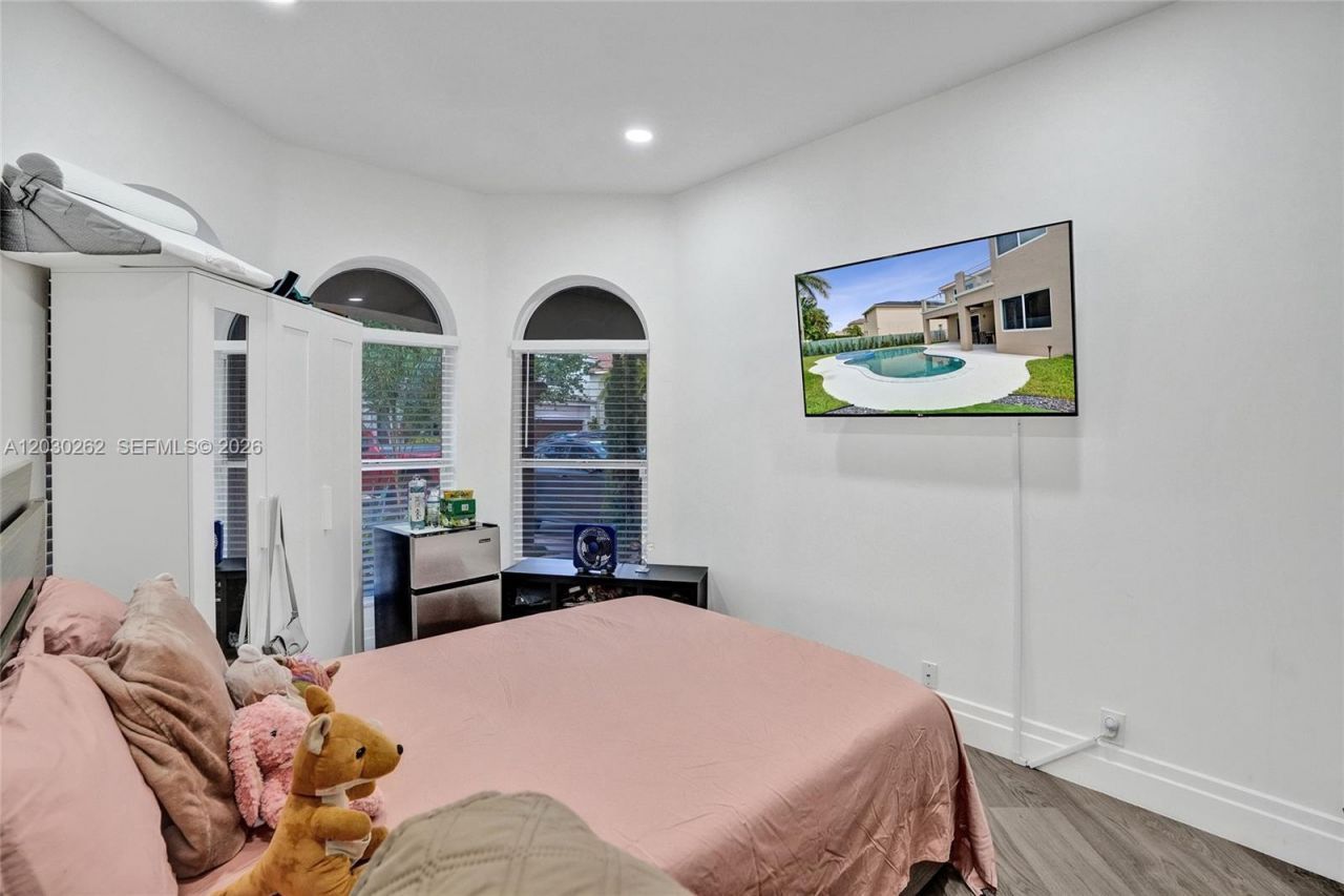 16180 SW 14th St , Pembroke Pines, FL 33027 Photo