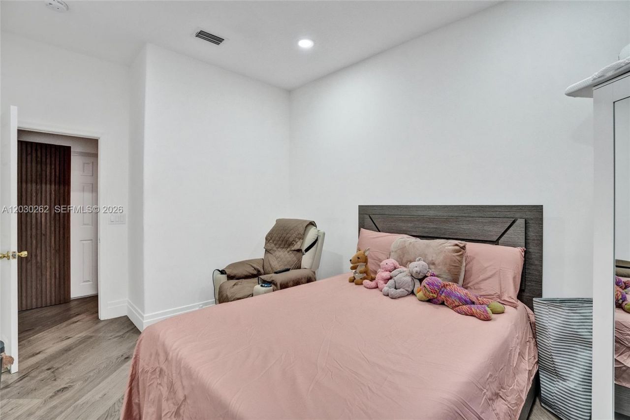 16180 SW 14th St , Pembroke Pines, FL 33027 Photo