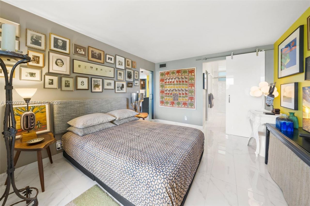 1670 Lincoln Ct , Unit 2B, Miami Beach, FL 33139 Photo