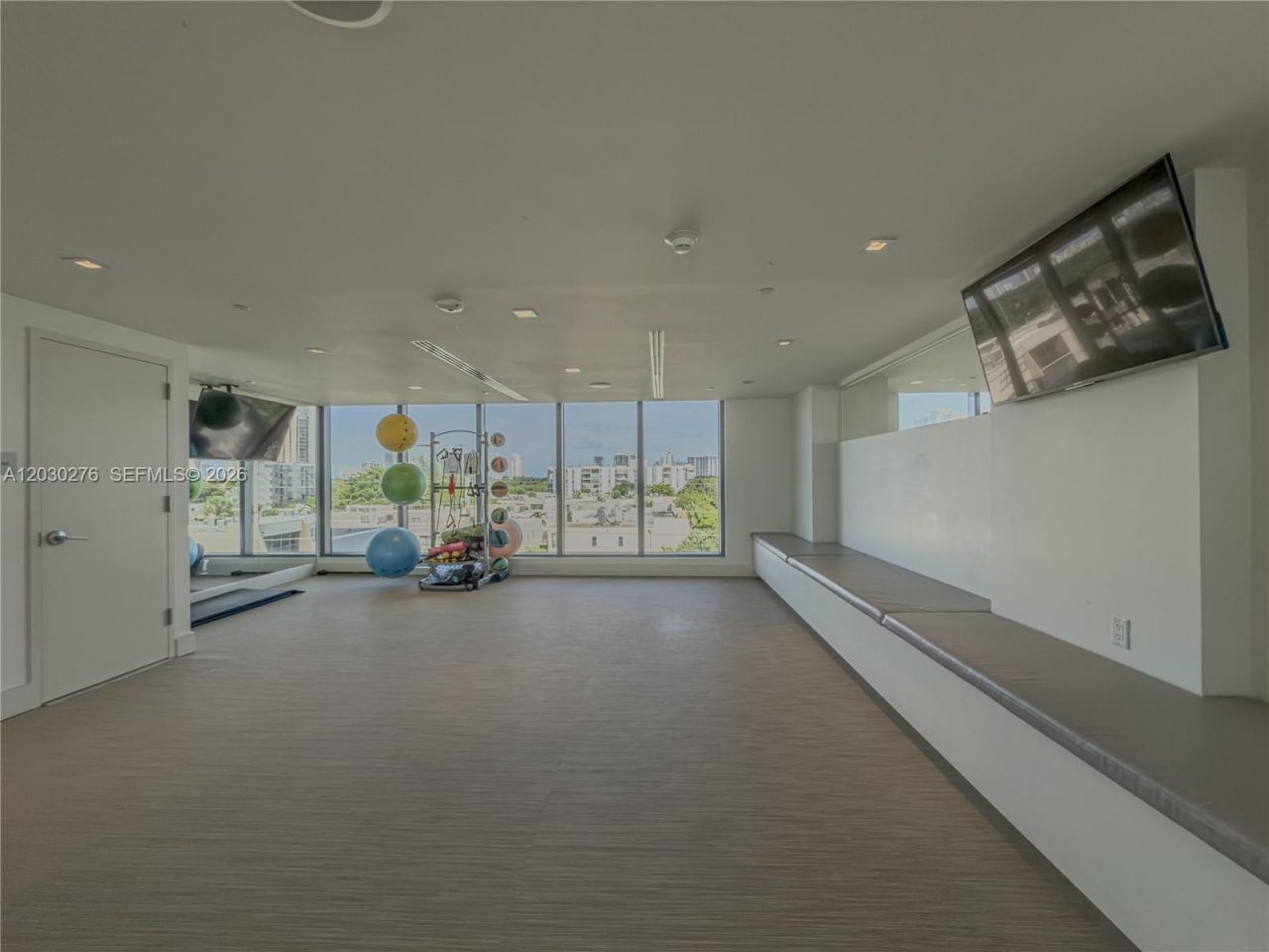 2960 NE 207th St , Unit 1104, Aventura, FL 33180 Photo