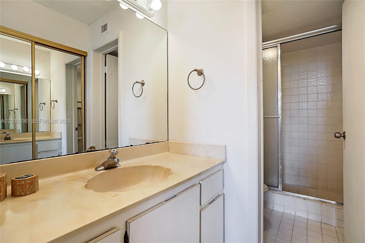 6475 W Oakland Park Blvd , Unit 505, Lauderhill, FL 33313 Photo