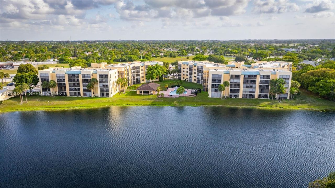6475 W Oakland Park Blvd , Unit 505, Lauderhill, FL 33313 Photo