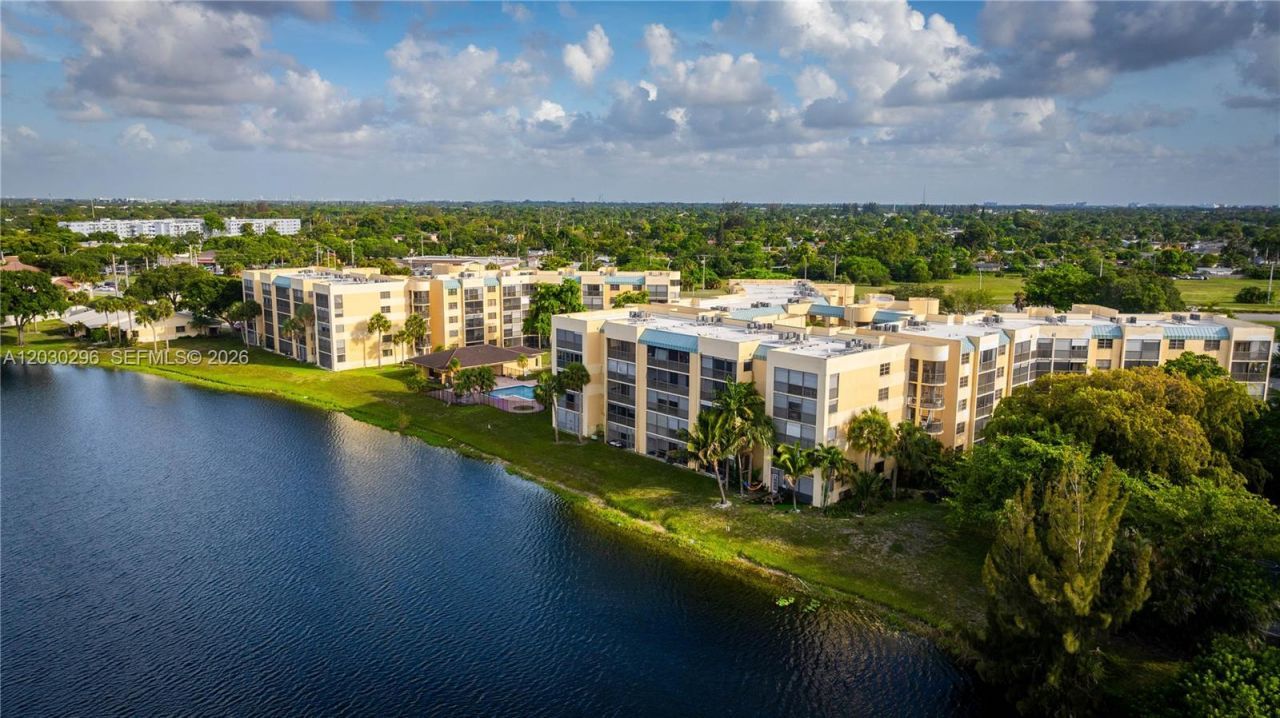6475 W Oakland Park Blvd , Unit 505, Lauderhill, FL 33313 Photo