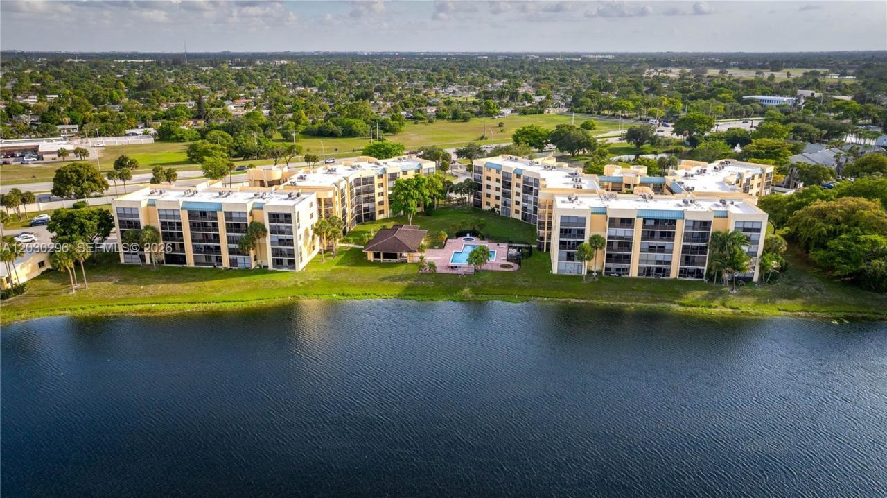 6475 W Oakland Park Blvd , Unit 505, Lauderhill, FL 33313 Photo