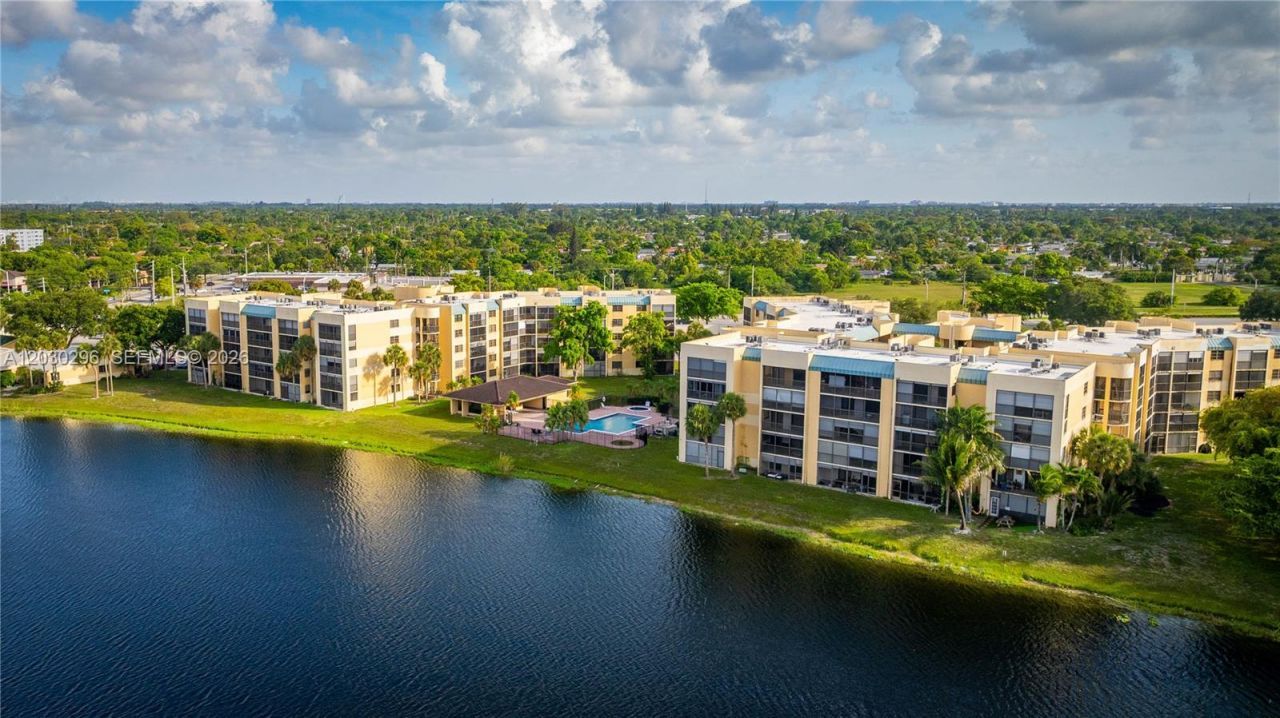 6475 W Oakland Park Blvd , Unit 505, Lauderhill, FL 33313 Photo