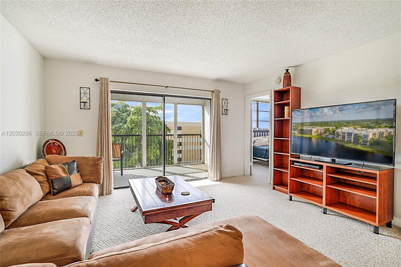 6475 W Oakland Park Blvd , Unit 505, Lauderhill, FL 33313 Photo