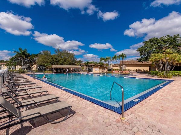 100 Gate Rd , Unit 3-63, Hollywood, FL 33024