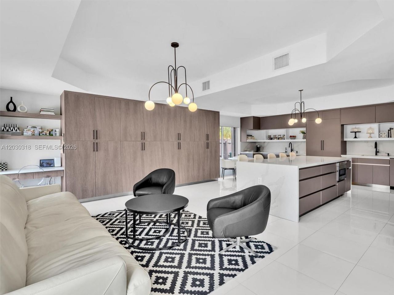8052 NW 161st Ter, Miami Lakes, FL 33016 Photo